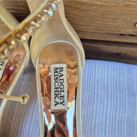 Badgley Mischka Women's Betsy Lace Kitten Heel Pumps - Picture 8 of 16